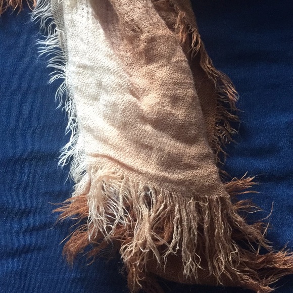 Gradient Scarf - Picture 4 of 4